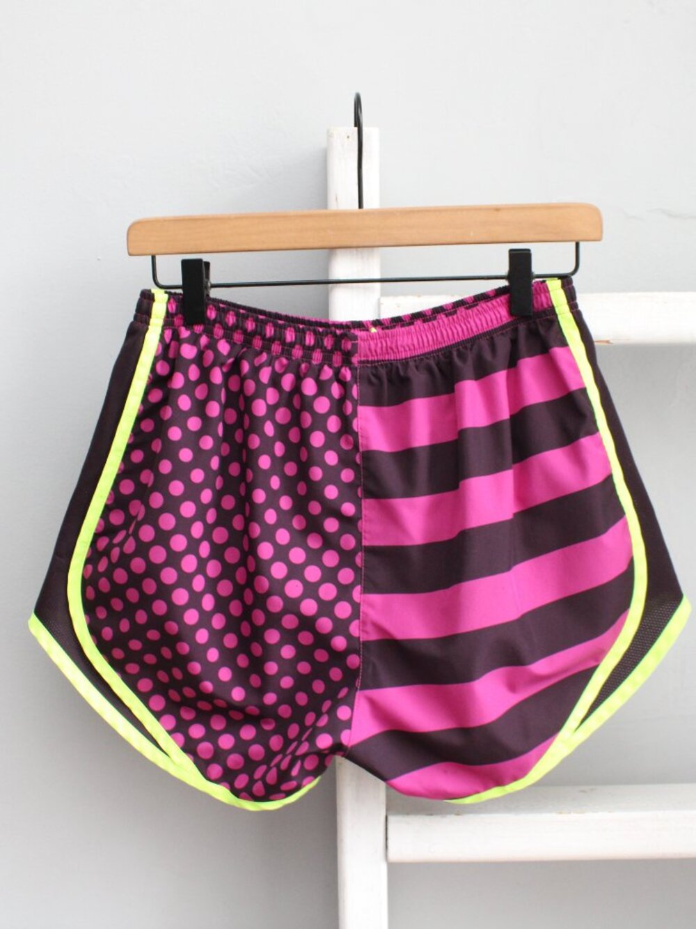 Nike Dry-Fit Mix Print Purple Pink Polka Dot Striped Running Shorts Size Small - Picture 2 of 7